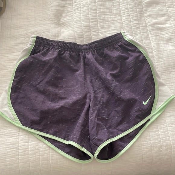Nike shorts - Picture 1 of 3